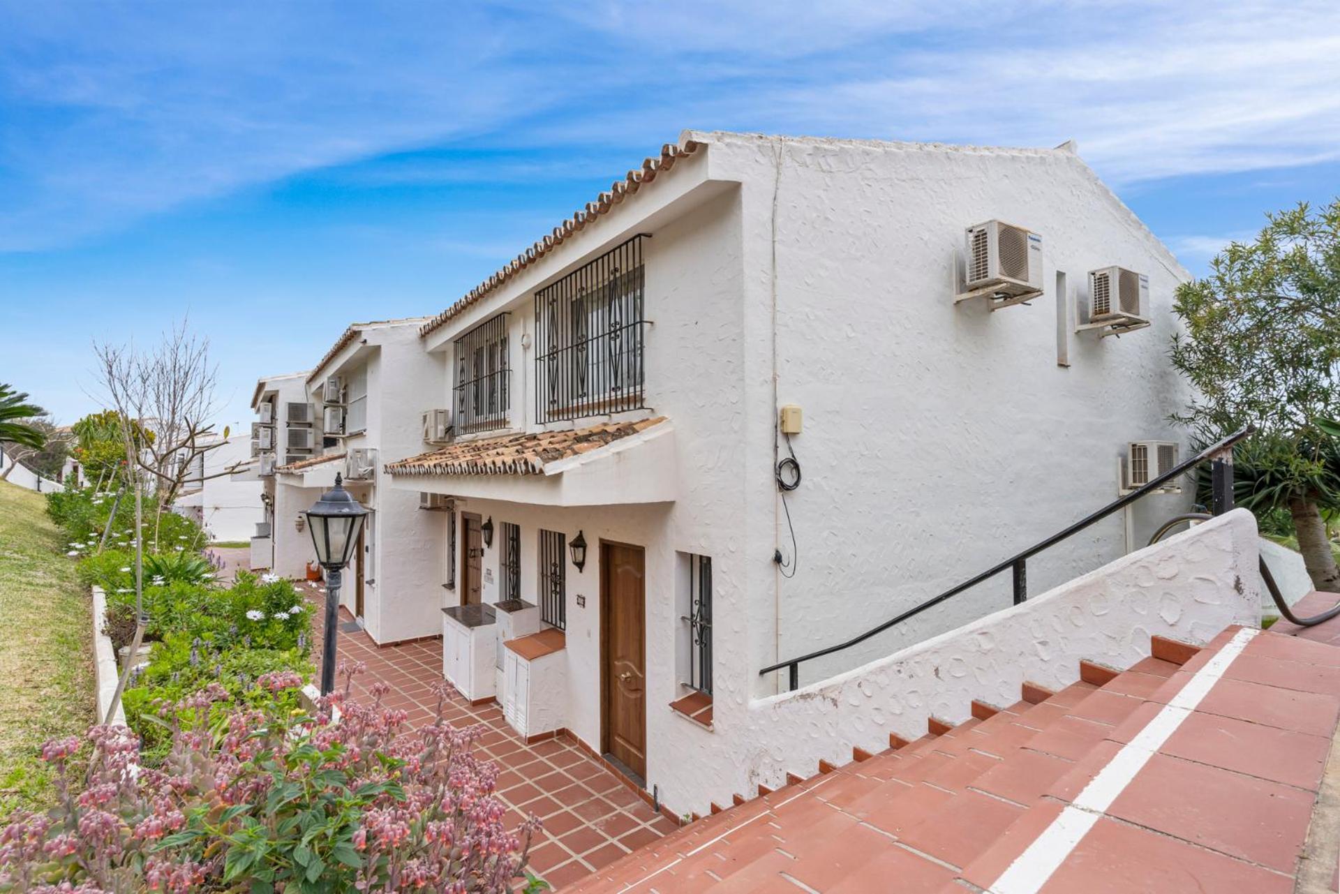 Charming Seaview Apartment With Pool In La Cala By Costarentals - Ref 49 라칼라데미야스 외부 사진